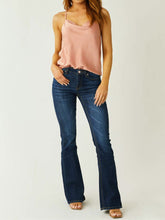 Genomsnittlig höjd smal passform utsvängda jean