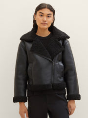 Asymmetrical pilot jacket with soft edge