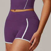 Sporty high-waisted shorts with contrasting details