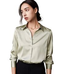 Shiny shirt with a relaxed fit