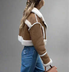 Modejacka i plysch med polokrage