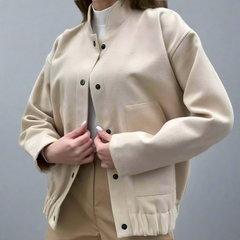 Jacka med ståkrage kappa