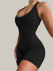 Bakluckelösa rompers med halterneck