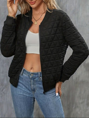 Strukturerad vadderad svart jacka