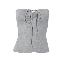 Slim topp med snörningsdetalj