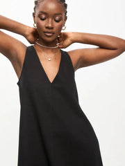 Black sleeveless dress