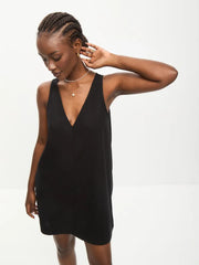 Black sleeveless dress