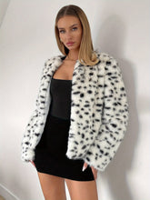 Elegant dalmatiner fluffig päls