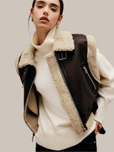 Kort skinnväst med päls