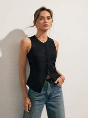 Sleeveless top with buttons on the front