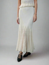 Luxurious pleated long skirt