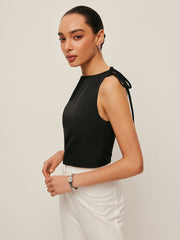 Sleeveless top with knot on the shoulder