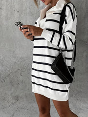 Klänning med randigt tryck och krage med dragkedja