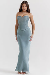 Djupblå dekorerad satinkorsett med kjol