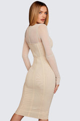 Lång korsettklänning med transparent ärm