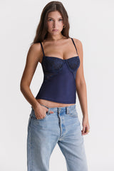 Marinblå topp i satin