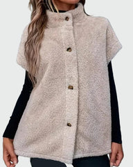 Cozy vest with buttons, high collar and pockets