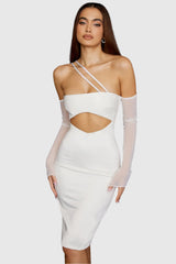 Långklänning i elfenbensfärgad satin med utskärning