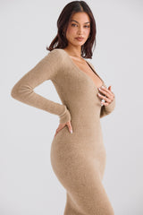 Kamelfärgad fluffig långklänning