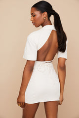Mini vit skjortklänning med öppen rygg