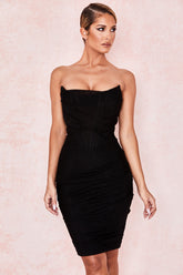 Rygglös svart miniklänning