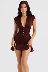 Vinröd korsettklänning med volanger