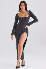 Stickad maxiklänning i kol kashmir