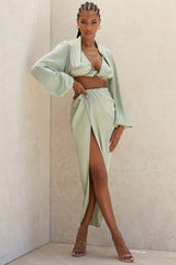 Utskärning blustop i satin och draperad kjol