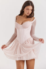Mjuk persikofärgad miniklänning i korsett