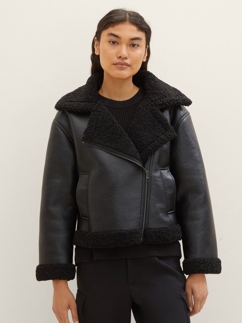 Asymmetrical pilot jacket with soft edge