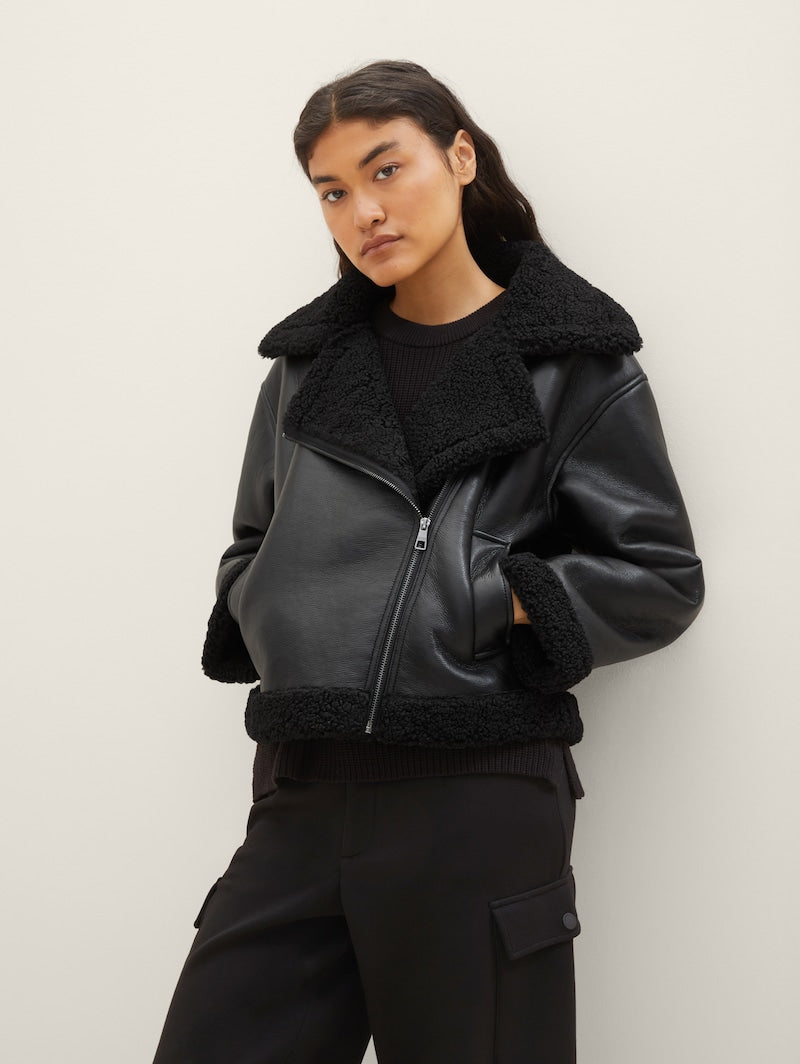 Asymmetrical pilot jacket with soft edge