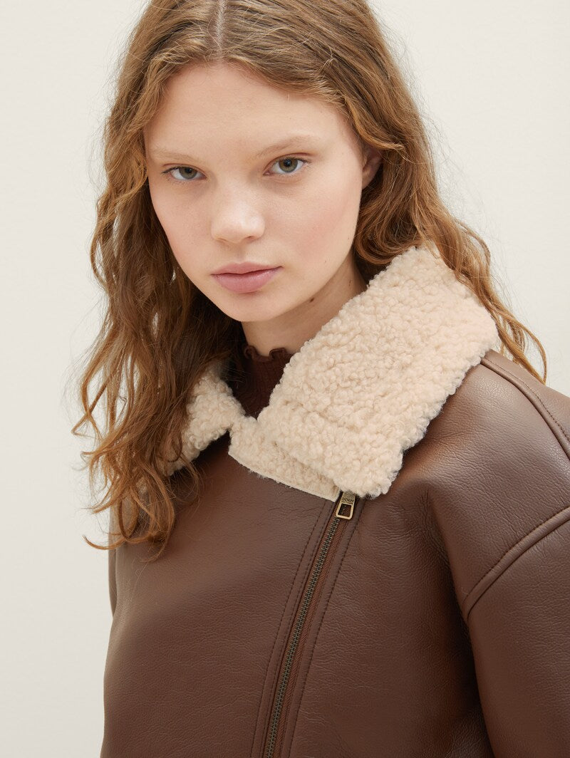 Asymmetrical pilot jacket with soft edge