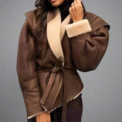 Brun pälsjacka i retrostil