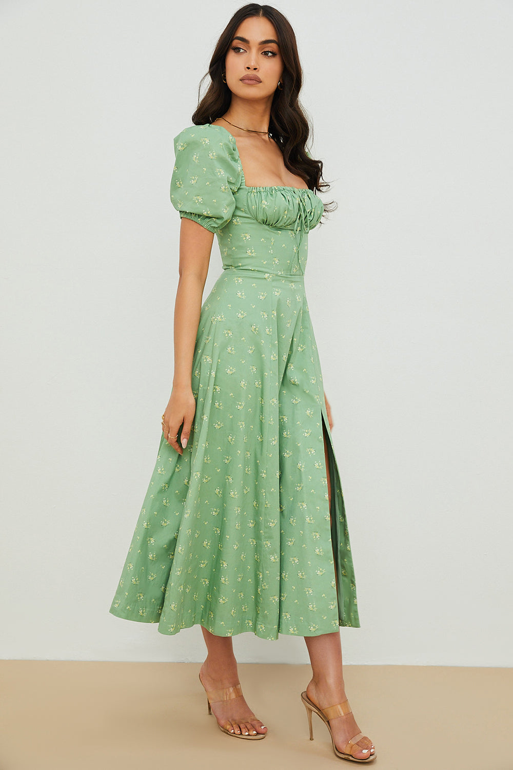 Medium sundress med blommiga puffärmar