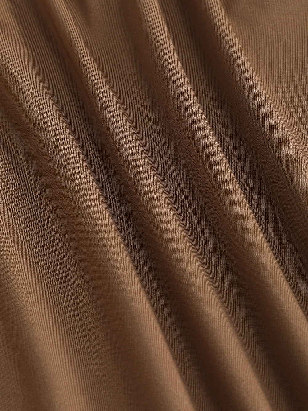 Ljusbrun smal klänning med V-ringning