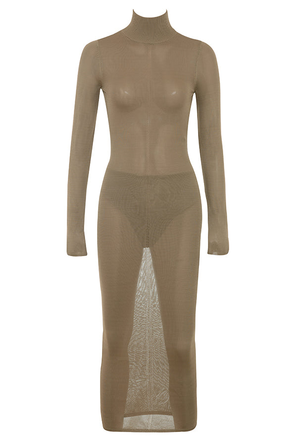 Lång tunn klänning med hög hals