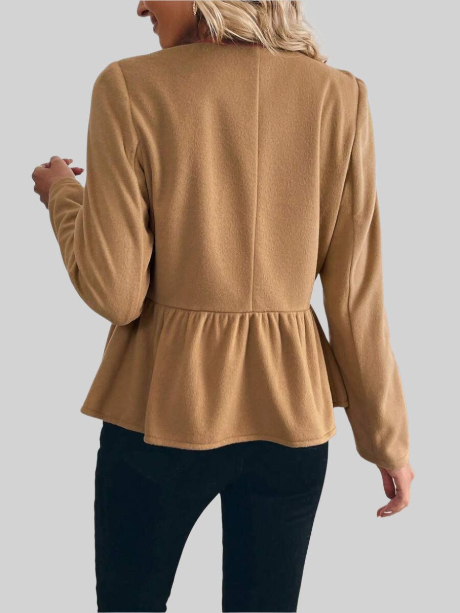 Kamelfärgad ulljacka med knappar