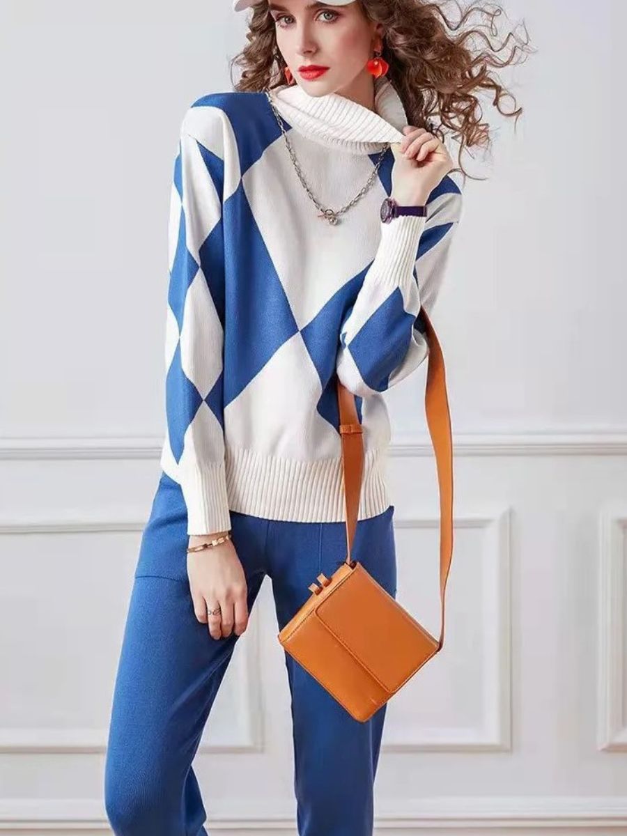 Avslappnat set med lätt tröja och byxor