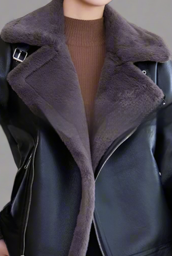 Varm läderjacka med pälsintegrering