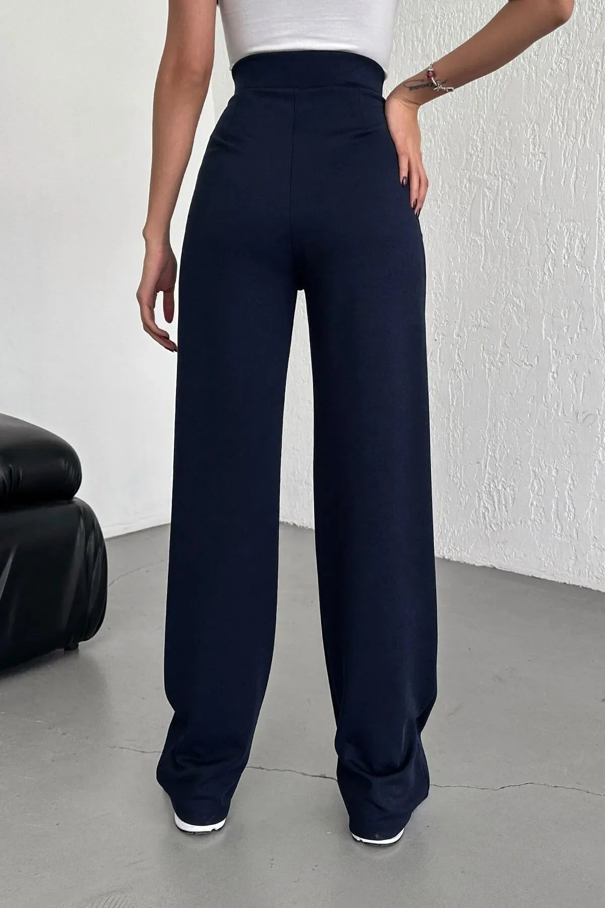Classic wide leg pants