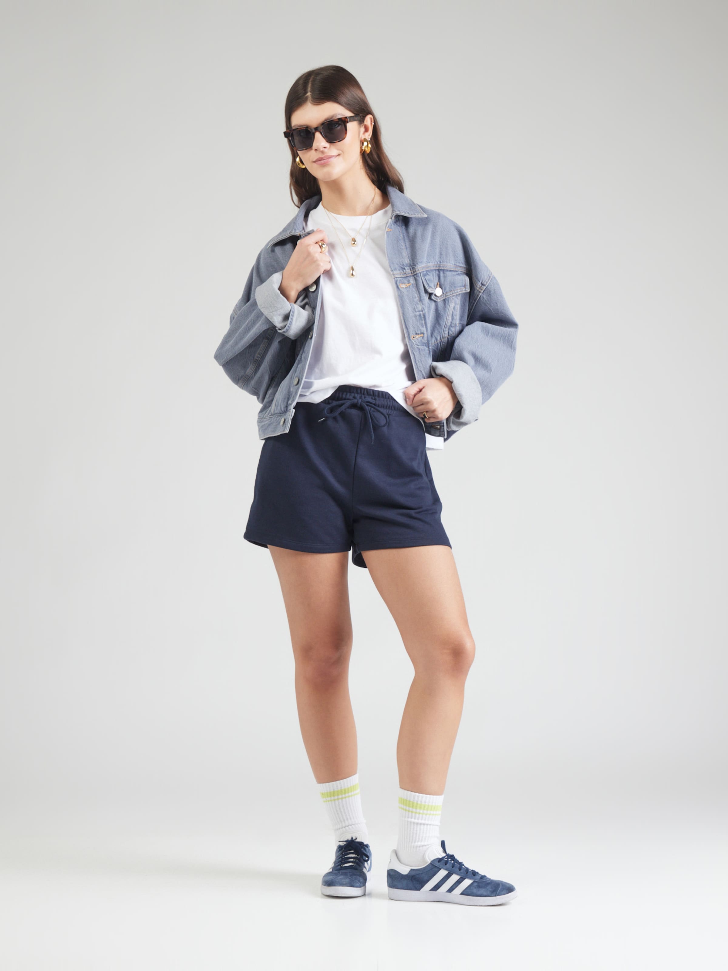 Soft sweat shorts with drawstring