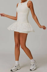 Sleeveless dress with lace details