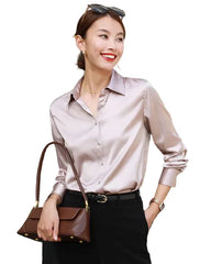 Shiny shirt with a relaxed fit