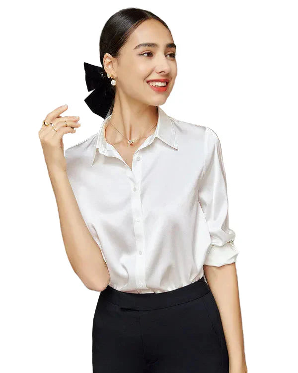 Shiny shirt with a relaxed fit