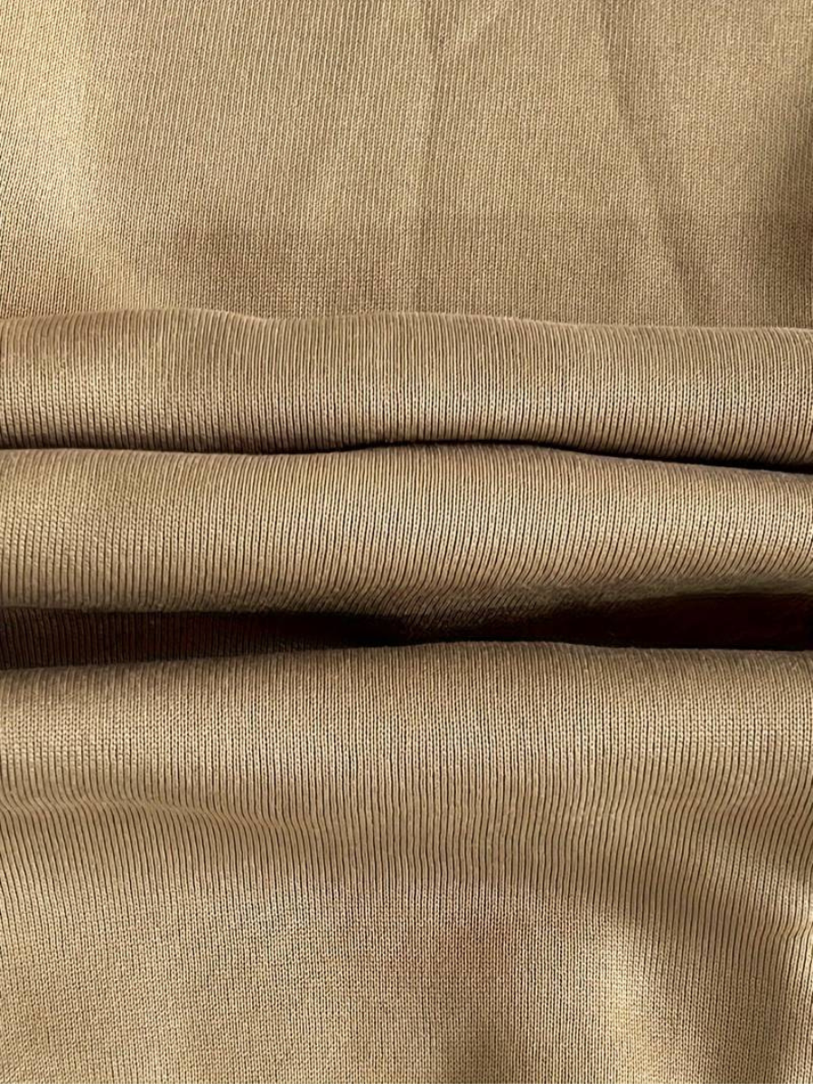 Blus med dragkedja och träningsoverallsbyxa