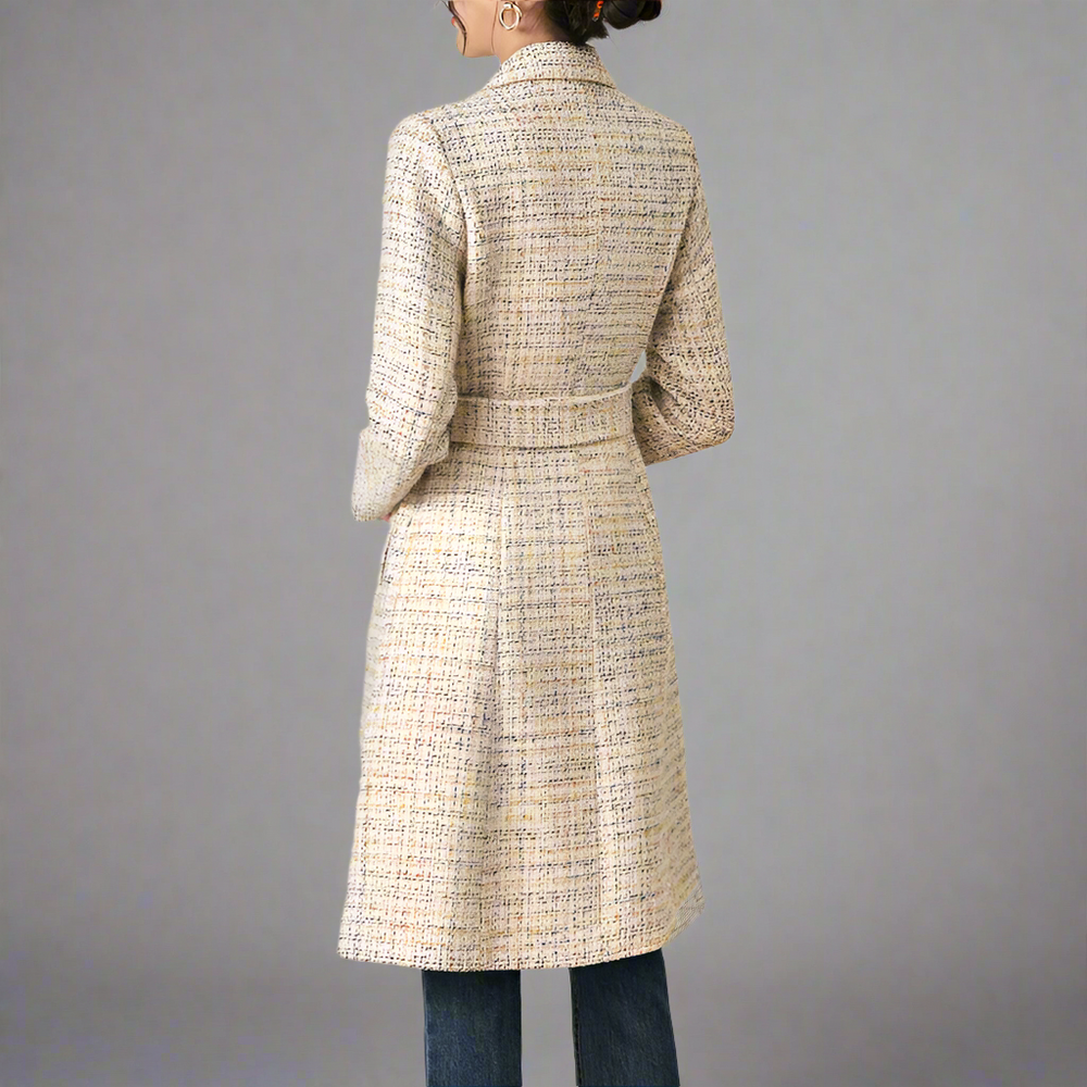 Elegant aprikospläterad lång kappa