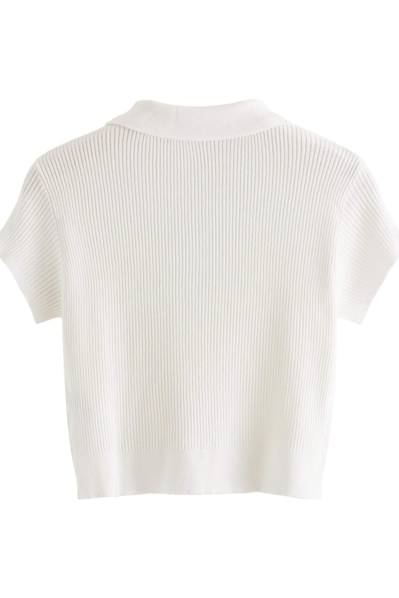 Short-sleeved knitted polo shirt with buttons