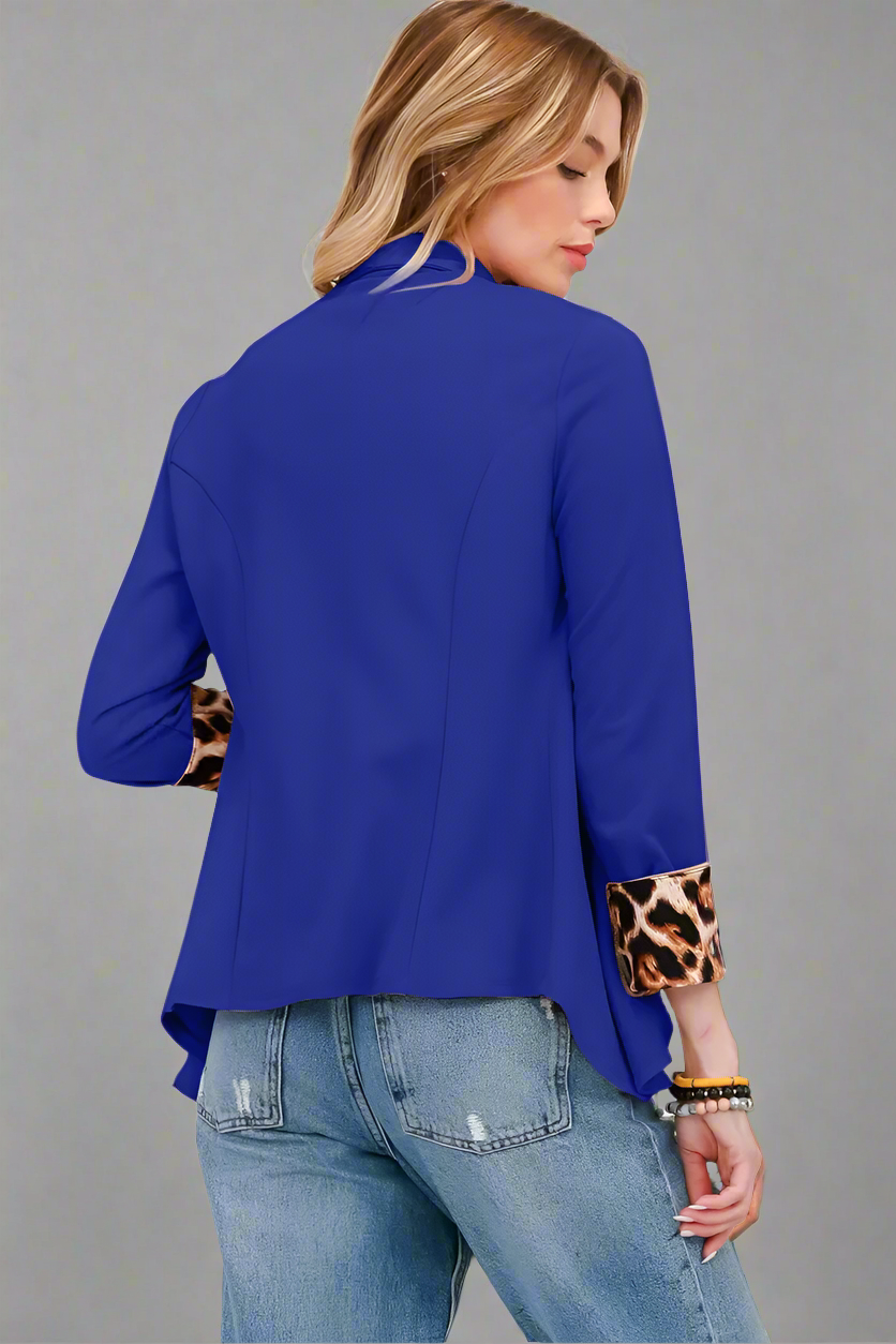 Celeste rullad leopardkavaj med öppen front