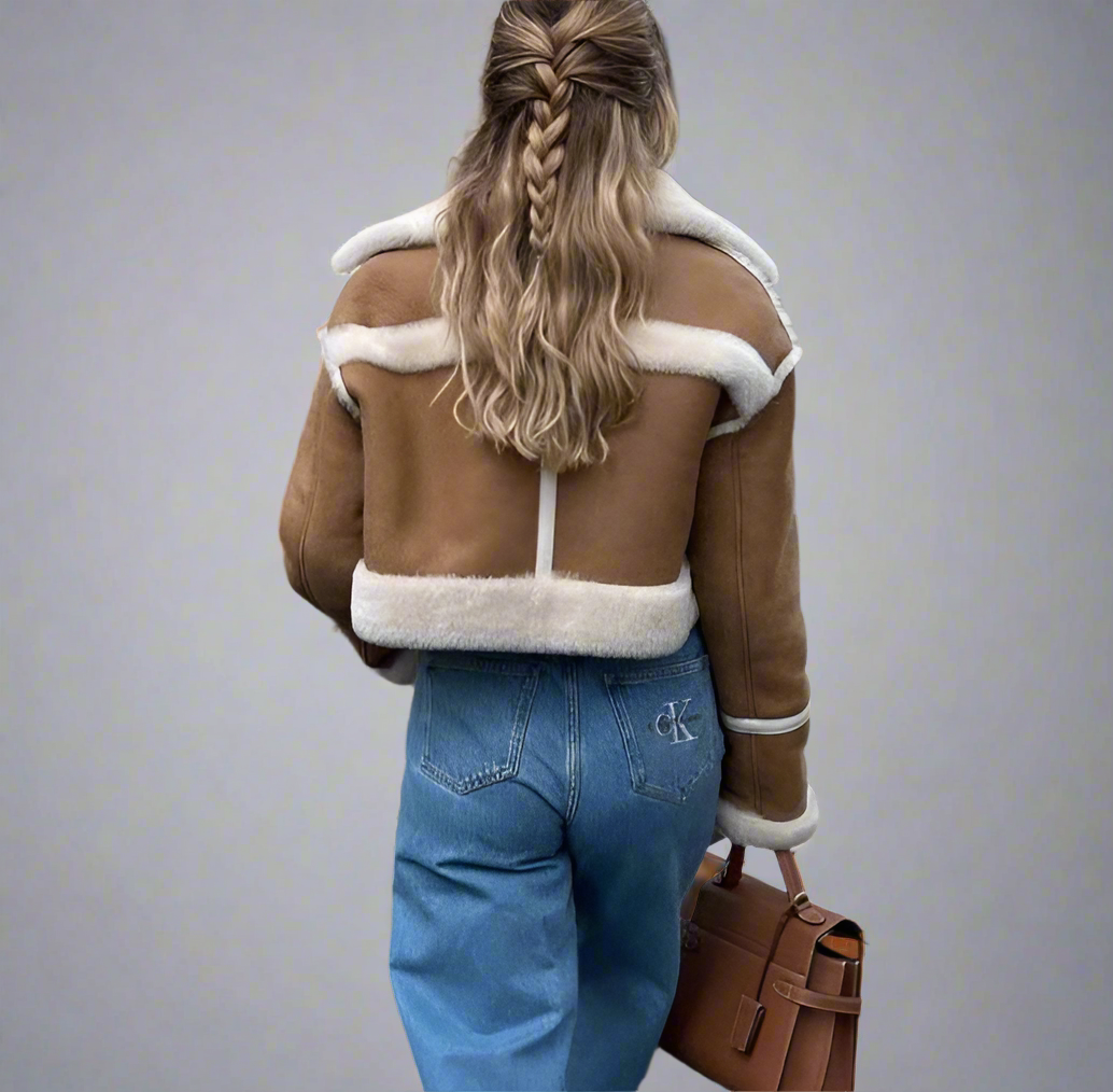 Modejacka i plysch med polokrage