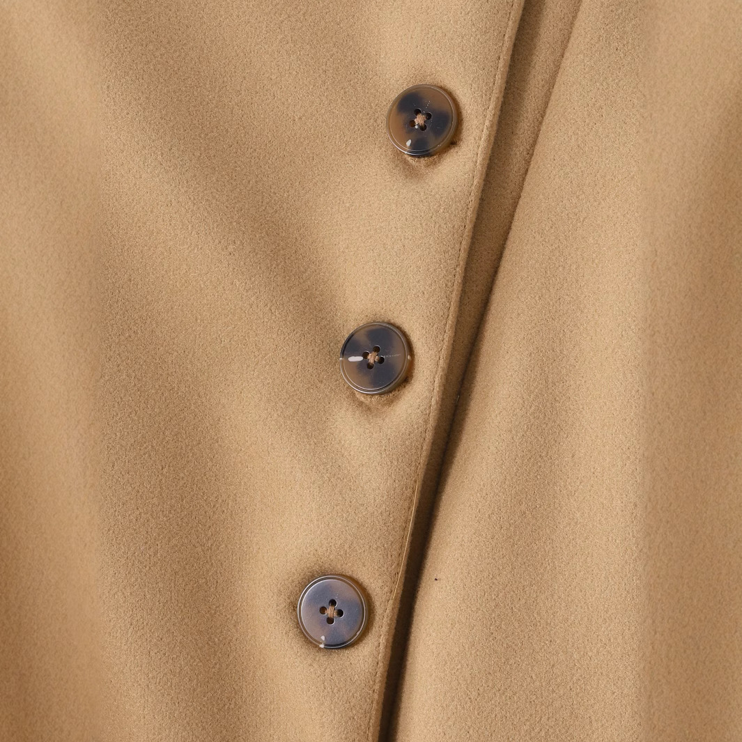 Beije jacka med knytband och uppknäppning